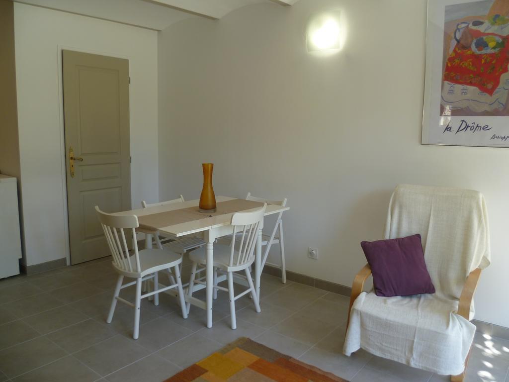 Les Beaux Chenes Villa Pont-de-Barret Buitenkant foto